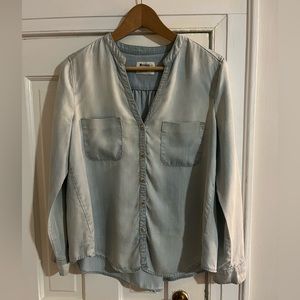 Holding Horses Soft Light Brushed Chambray Denim Long Sleeve. Size Small